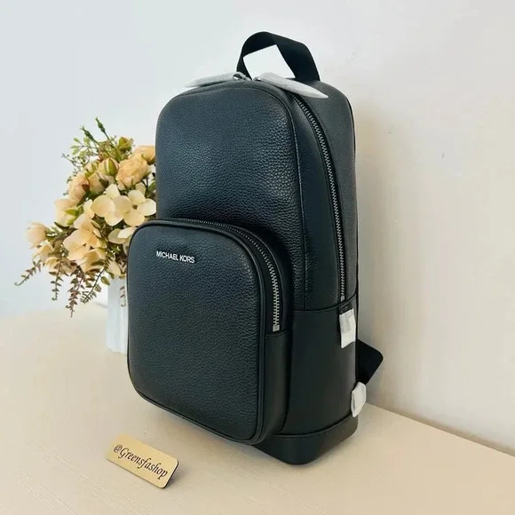 Michael Kors MK Cooper Logo Sling Pack Black - Picture 3 of 9